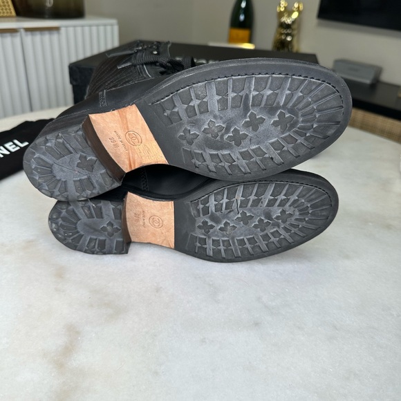 Chanel Leather CC Combat boots size 39.5 - Picture 14 of 14